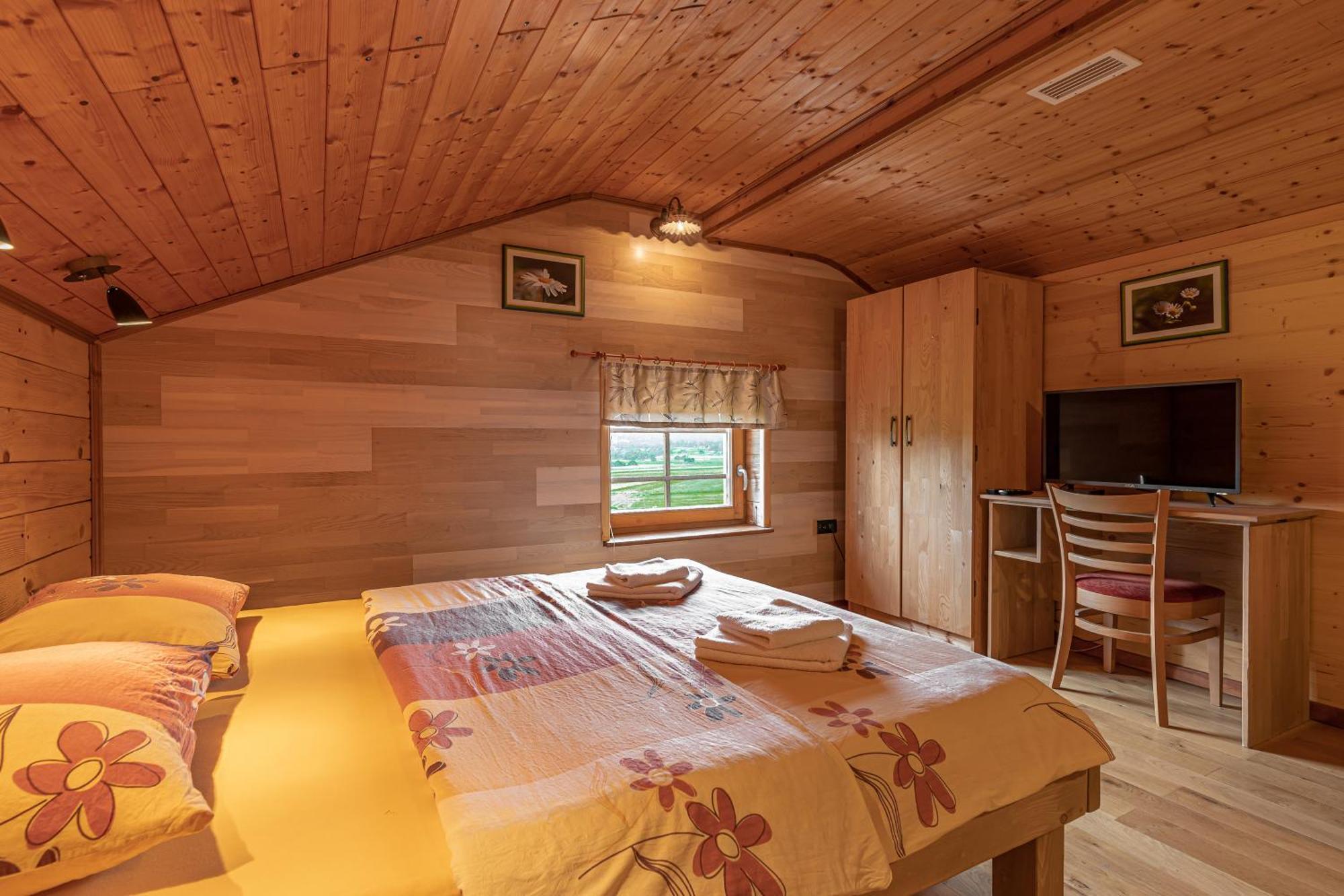 House Na Meji With Sauna - Happy Rentals Pivka Eksteriør bilde
